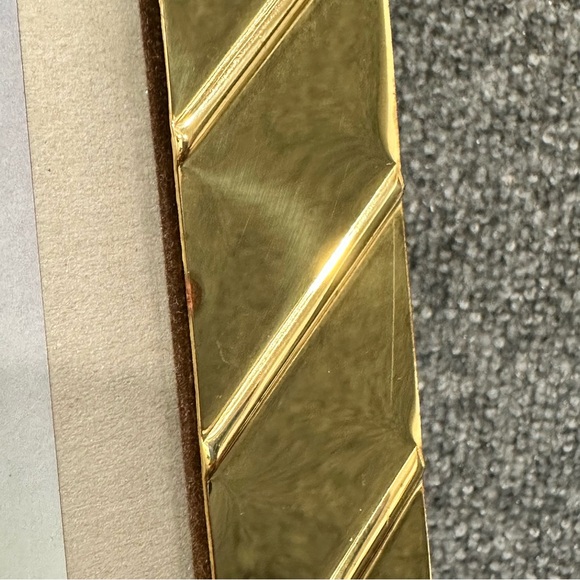 Vintage solid brass 8x10 photo frame raised diagonal lines brown velvet back - Picture 11 of 11